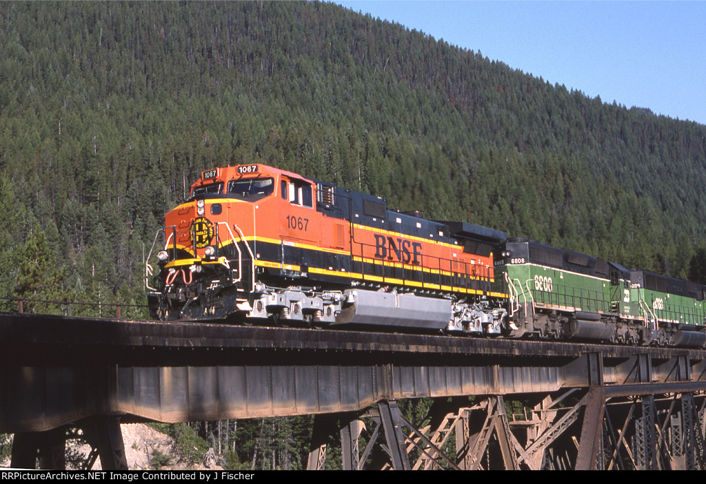 BNSF 1067